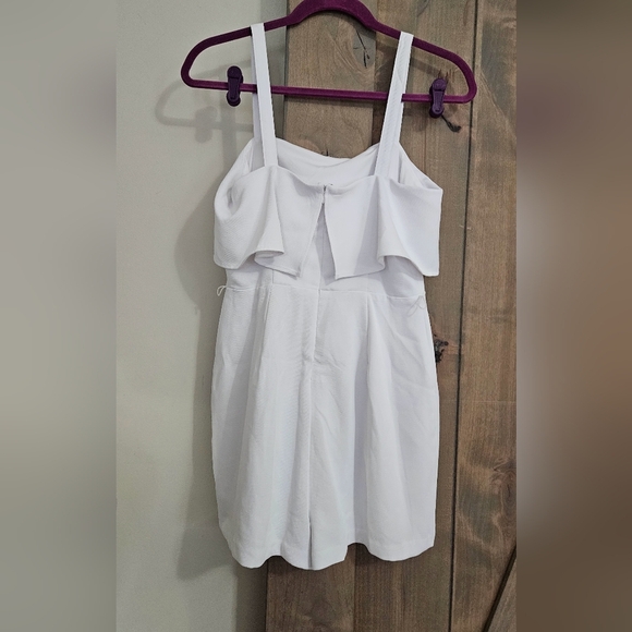EXPRESS Romper with Tie Detail/ruffle In White. Size Small NWT - Picture 6 of 11